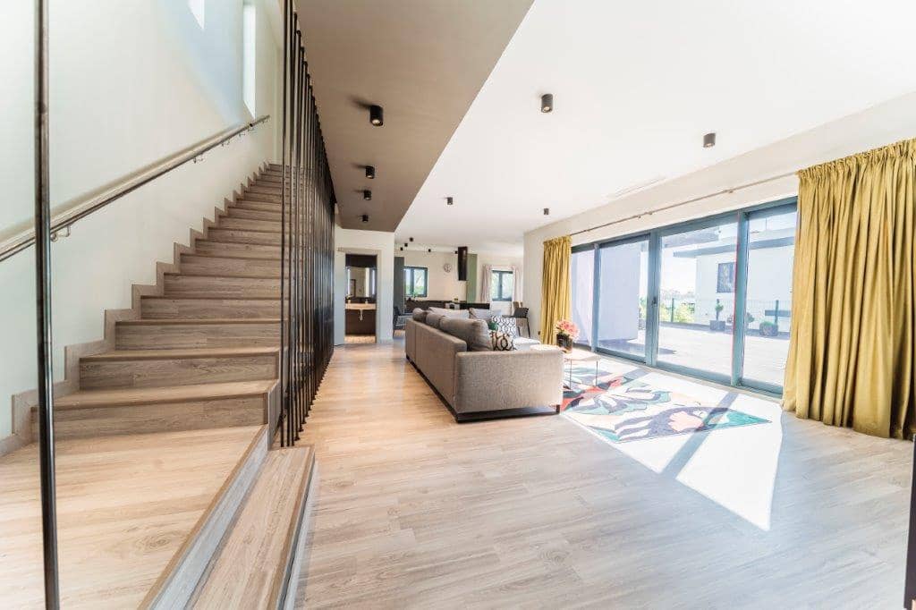 5 bedroom Villa for sale in Calahonda with pool - € 1,400,000 (Ref: 9479518)