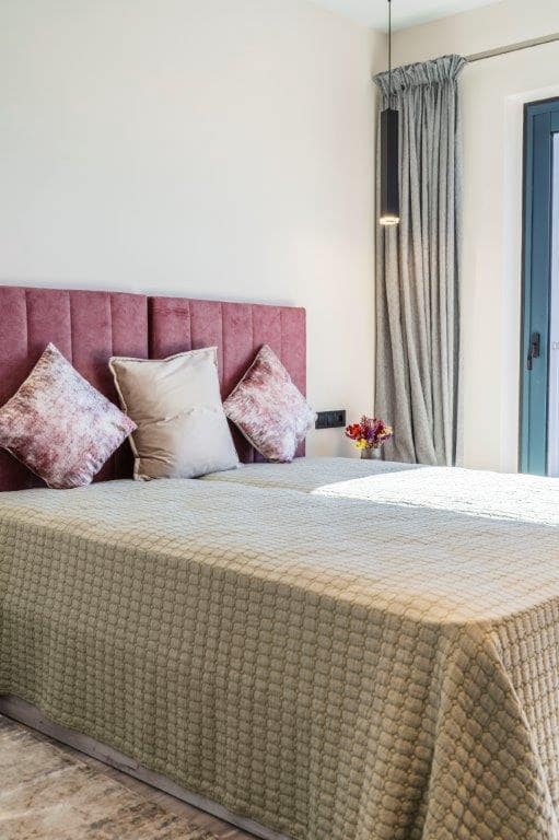 5 bedroom Villa for sale in Calahonda with pool - € 1,400,000 (Ref: 9479518)