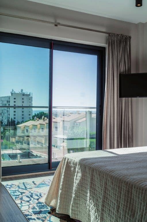 5 bedroom Villa for sale in Calahonda with pool - € 1,400,000 (Ref: 9479518)