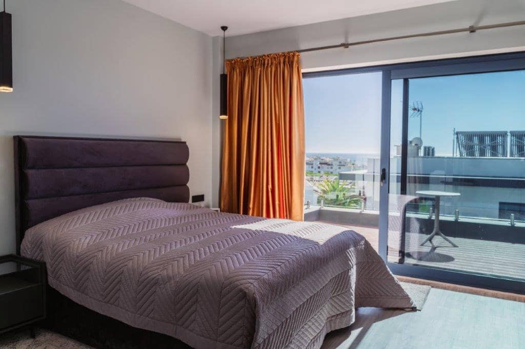 5 bedroom Villa for sale in Calahonda with pool - € 1,400,000 (Ref: 9479518)