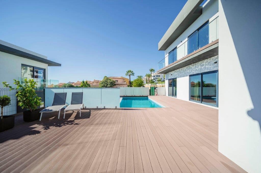 5 bedroom Villa for sale in Calahonda with pool - € 1,400,000 (Ref: 9479518)