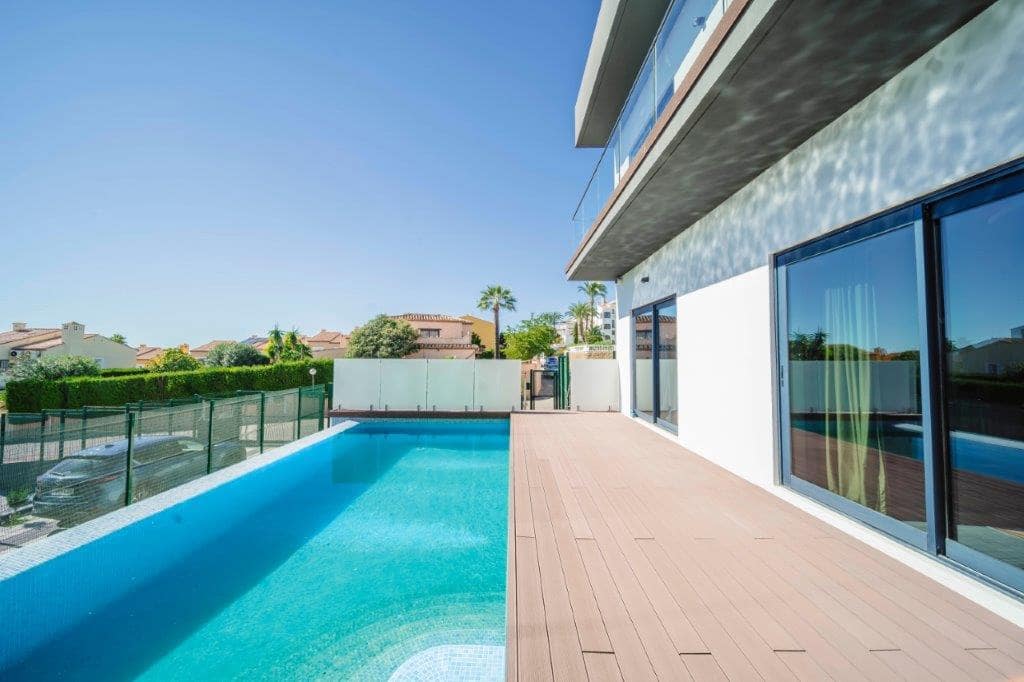 5 bedroom Villa for sale in Calahonda with pool - € 1,400,000 (Ref: 9479518)