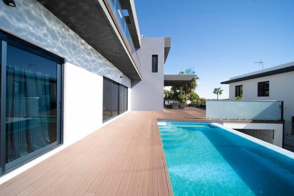 5 bedroom Villa for sale in Calahonda with pool - € 1,400,000 (Ref: 9479518)