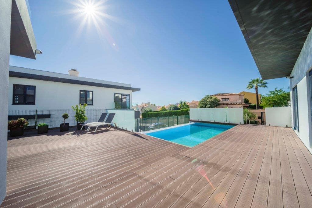 5 bedroom Villa for sale in Calahonda with pool - € 1,400,000 (Ref: 9479518)