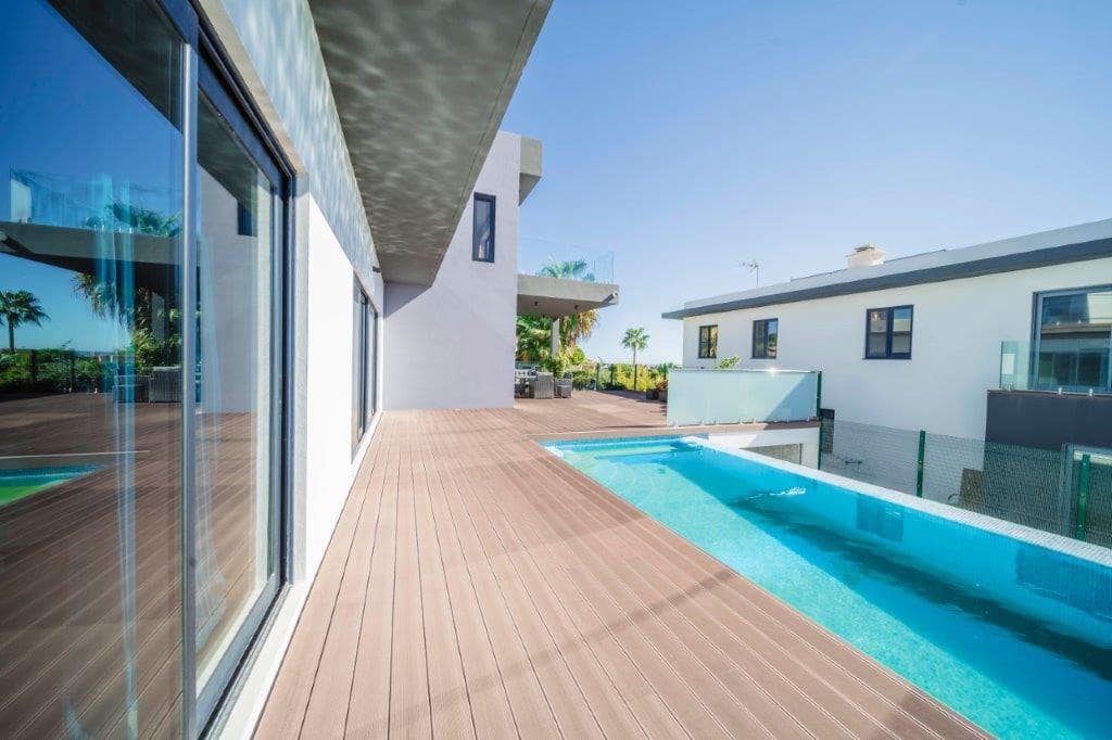 5 bedroom Villa for sale in Calahonda with pool - € 1,400,000 (Ref: 9479518)