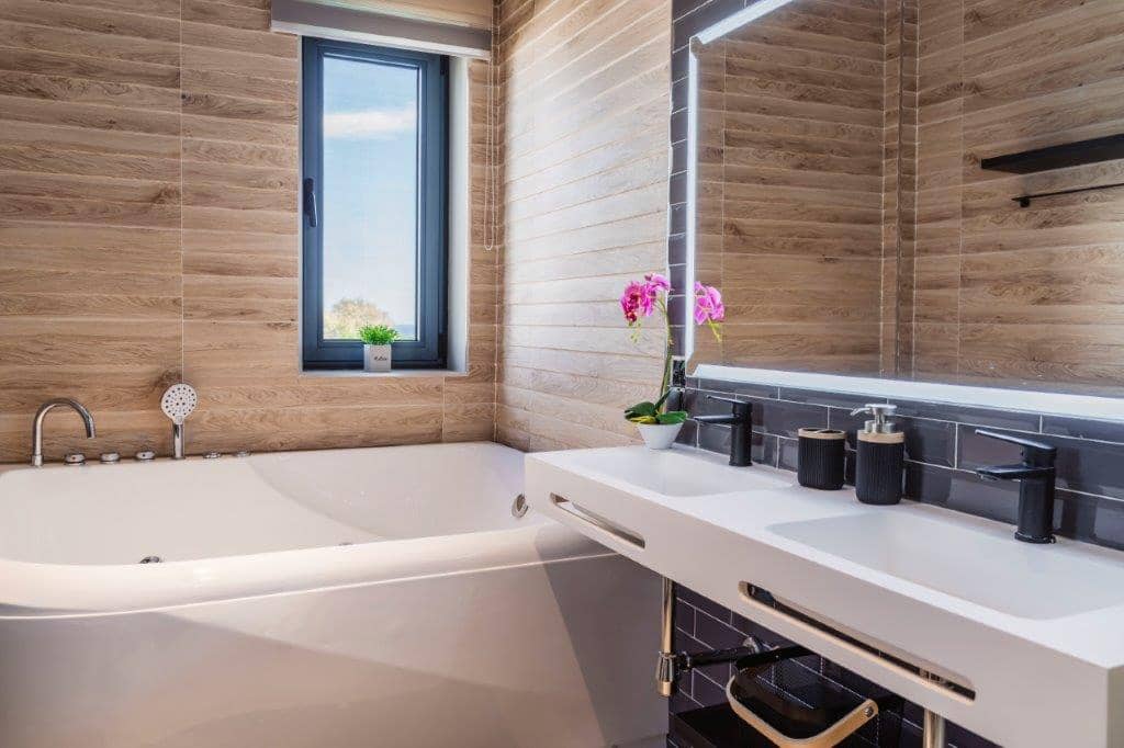 5 bedroom Villa for sale in Calahonda with pool - € 1,400,000 (Ref: 9479518)