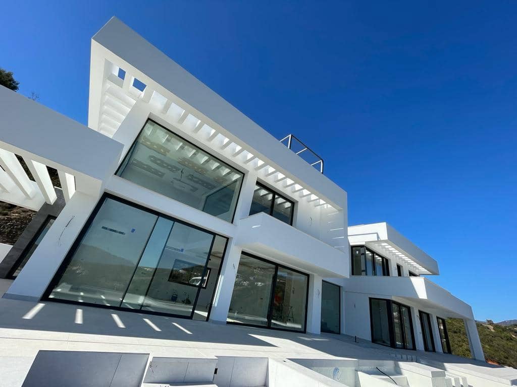 5 sovrum Villa till salu i Benahavis med pool - 2 450 000 € (Ref: 9479523)