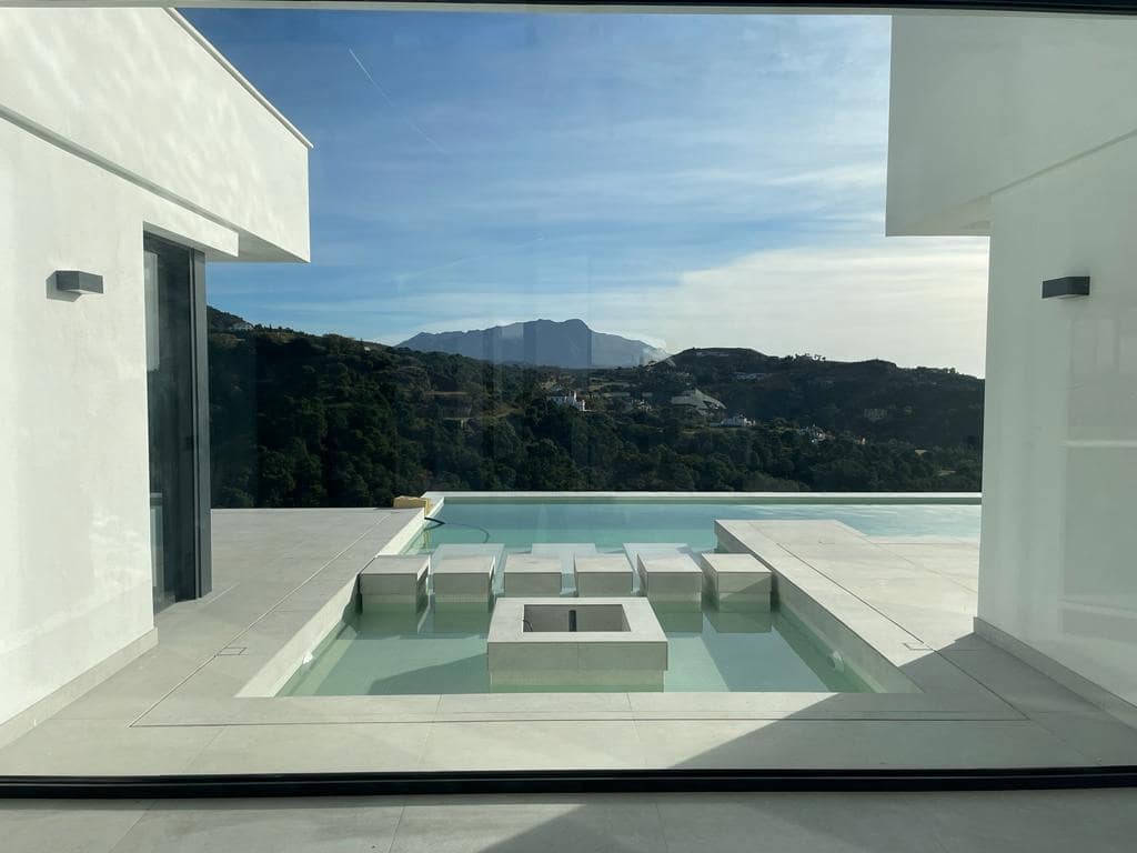 5 sovrum Villa till salu i Benahavis med pool - 2 450 000 € (Ref: 9479523)