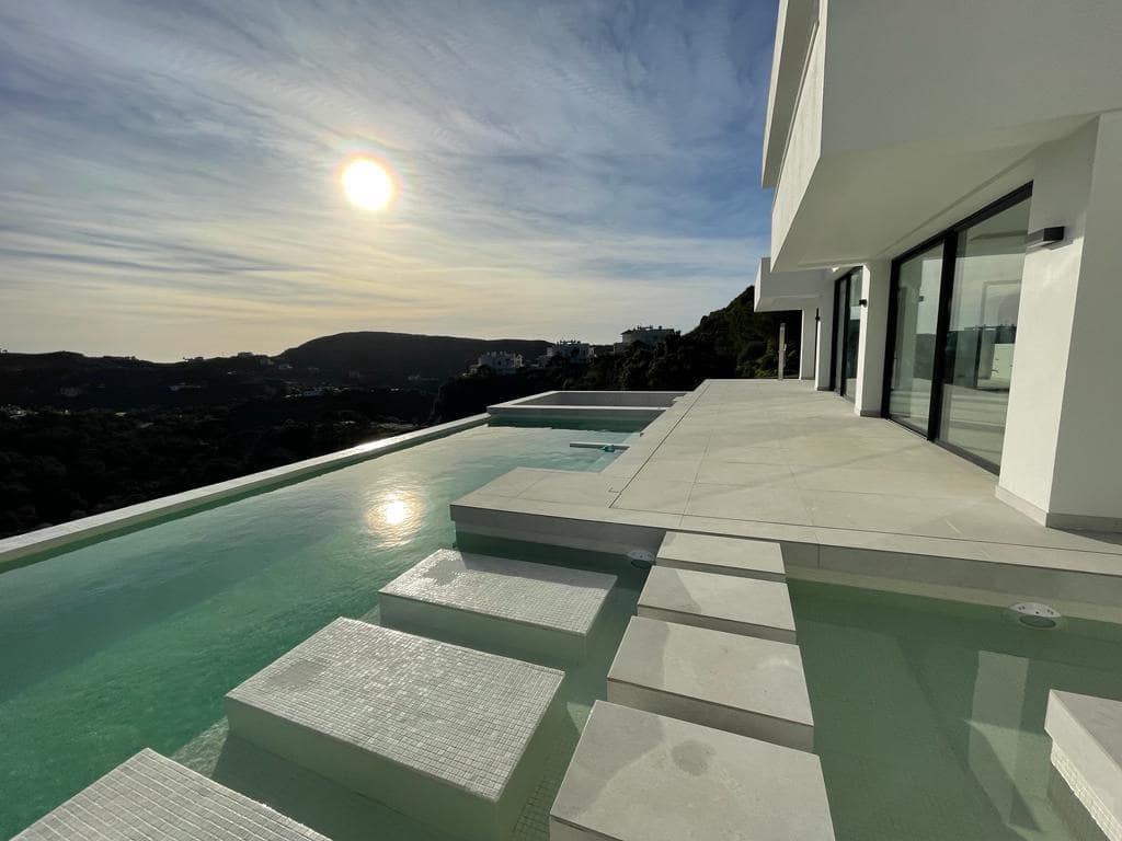 5 sovrum Villa till salu i Benahavis med pool - 2 450 000 € (Ref: 9479523)