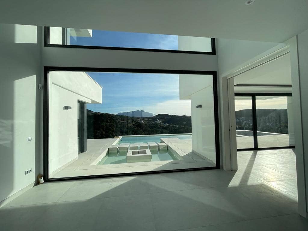 5 sovrum Villa till salu i Benahavis med pool - 2 450 000 € (Ref: 9479523)