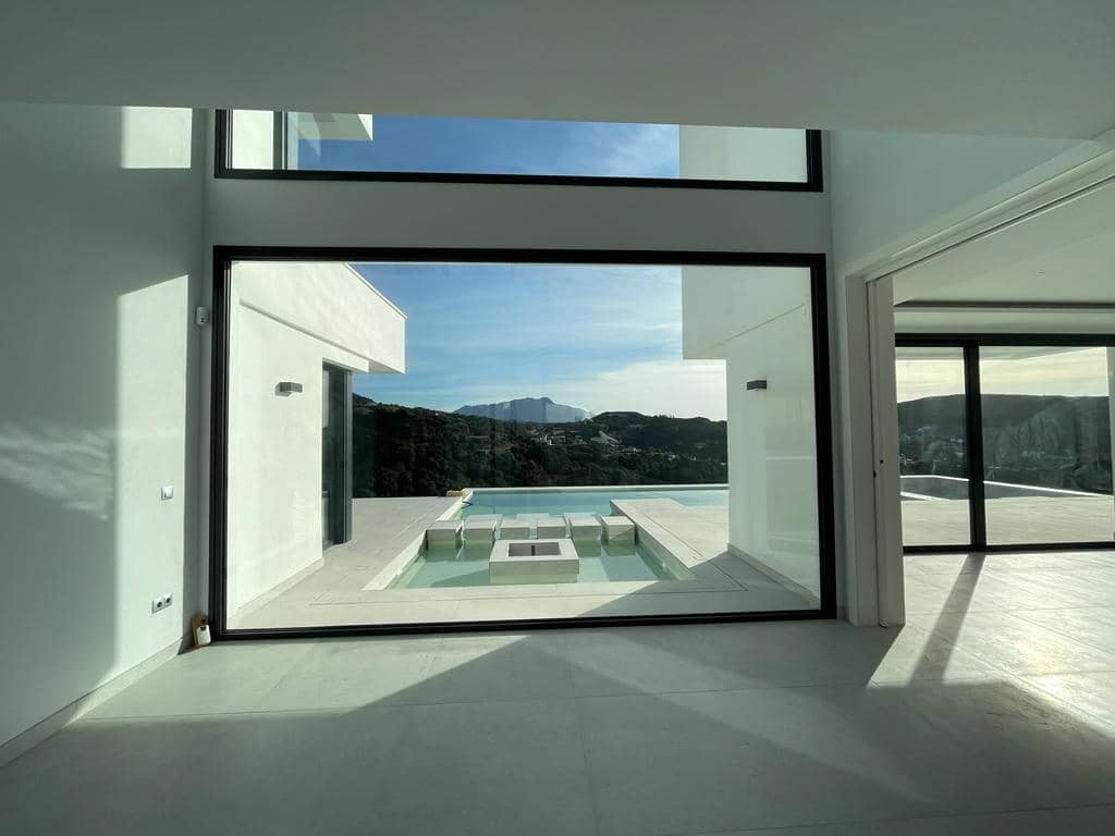5 sovrum Villa till salu i Benahavis med pool - 2 450 000 € (Ref: 9479523)