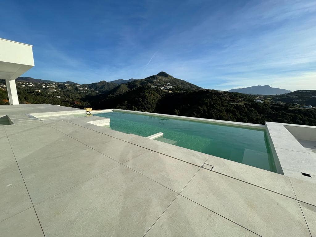 5 sovrum Villa till salu i Benahavis med pool - 2 450 000 € (Ref: 9479523)