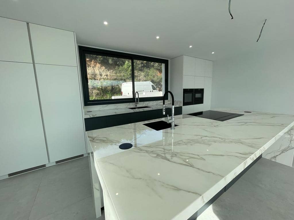 5 sovrum Villa till salu i Benahavis med pool - 2 450 000 € (Ref: 9479523)