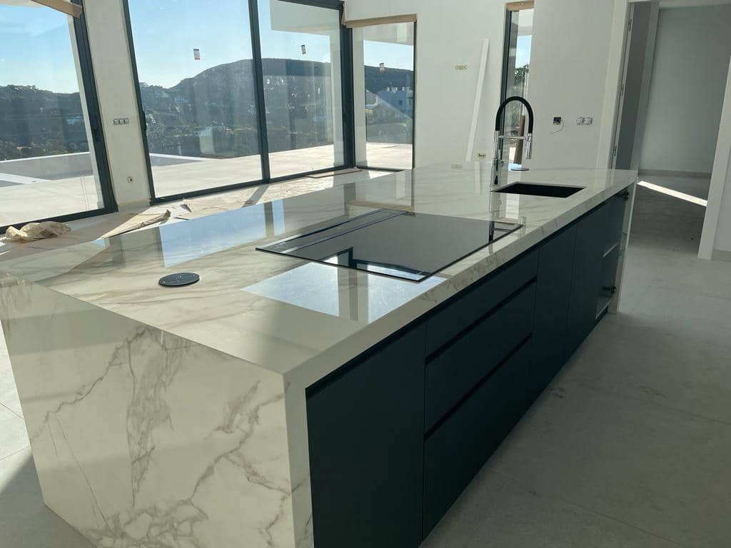 5 sovrum Villa till salu i Benahavis med pool - 2 450 000 € (Ref: 9479523)