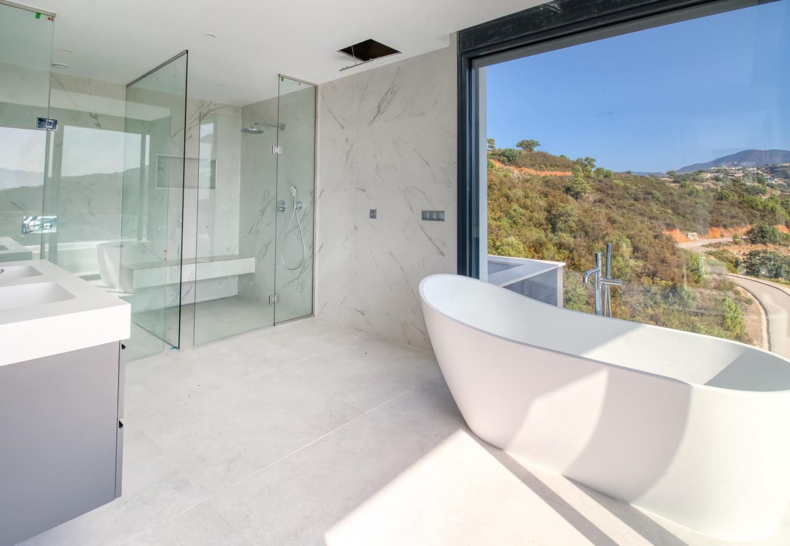 5 sovrum Villa till salu i Benahavis med pool - 2 450 000 € (Ref: 9479523)