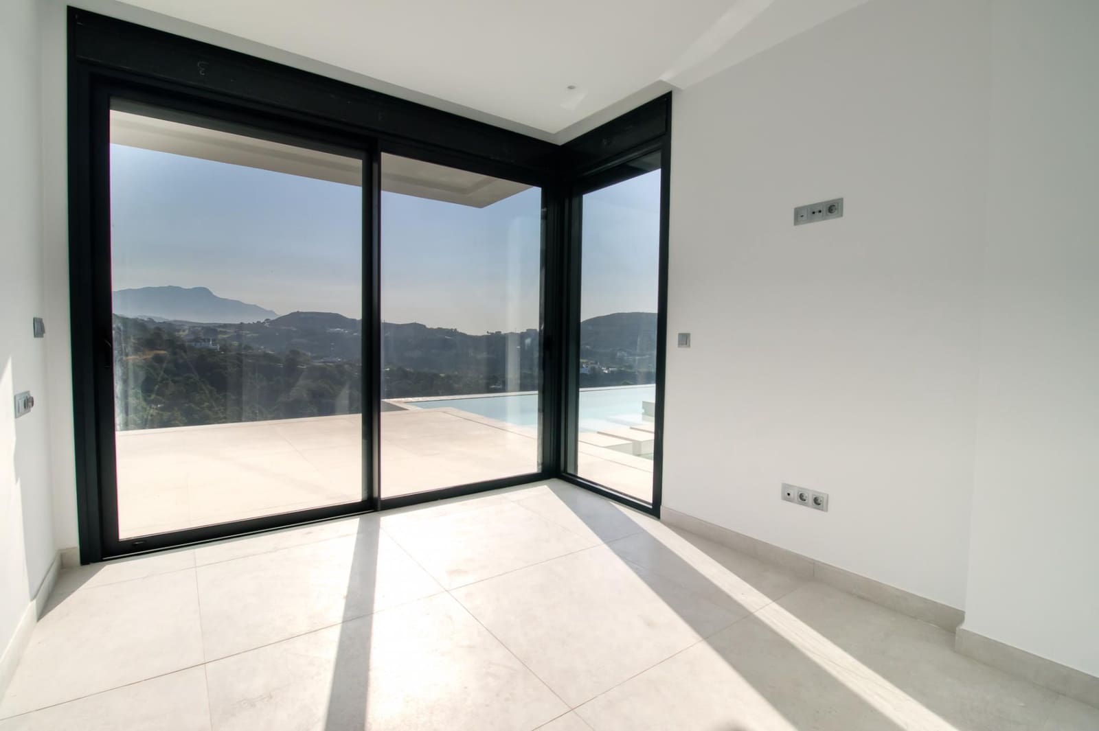 5 sovrum Villa till salu i Benahavis med pool - 2 450 000 € (Ref: 9479523)