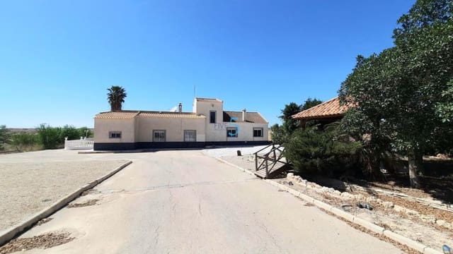 Chalet de 4 habitaciones en Gea y Truyols, Murcia ciudad en venta con piscina - 340.000 € (Ref: 9479524)