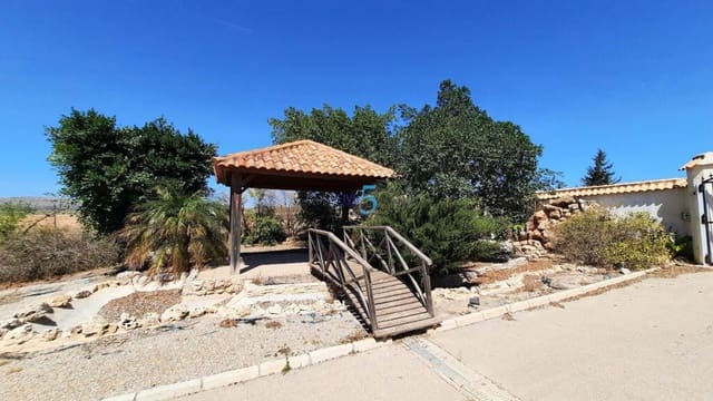 Chalet de 4 habitaciones en Gea y Truyols, Murcia ciudad en venta con piscina - 340.000 € (Ref: 9479524)