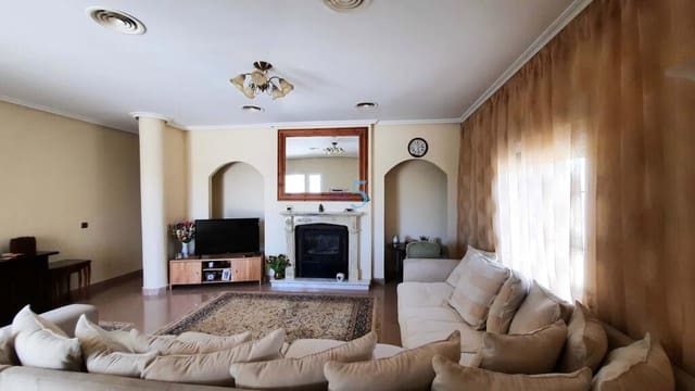 Chalet de 4 habitaciones en Gea y Truyols, Murcia ciudad en venta con piscina - 340.000 € (Ref: 9479524)