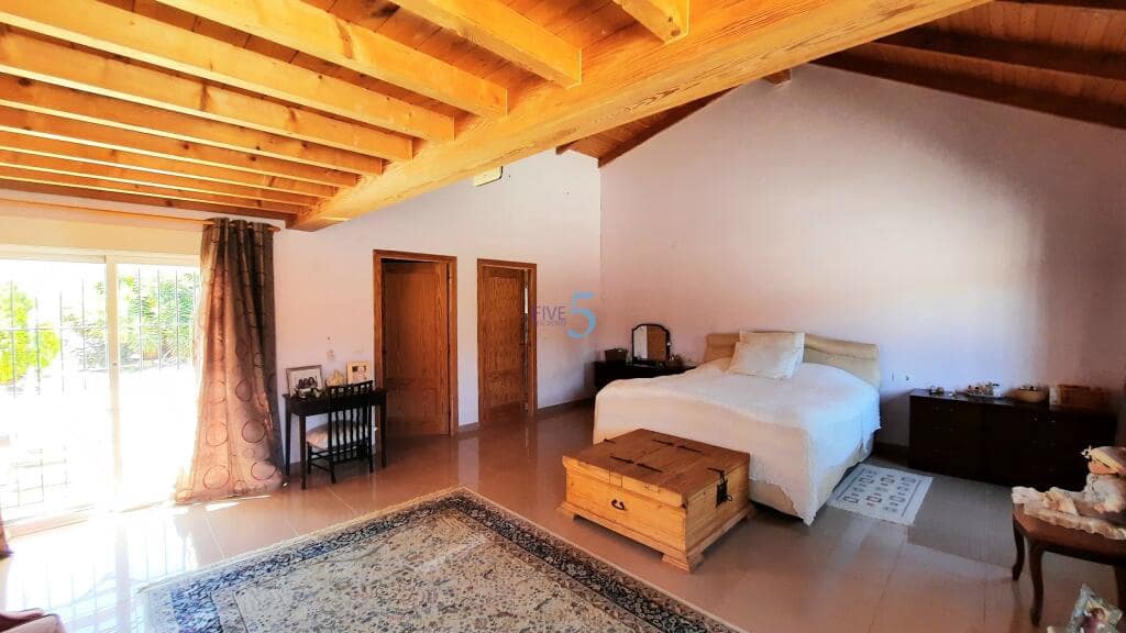 Chalet de 4 habitaciones en Gea y Truyols en venta con piscina - 340.000 € (Ref: 9479524)