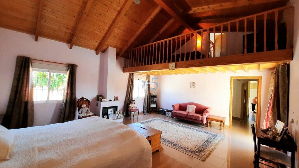 Chalet de 4 habitaciones en Gea y Truyols en venta con piscina - 340.000 € (Ref: 9479524)