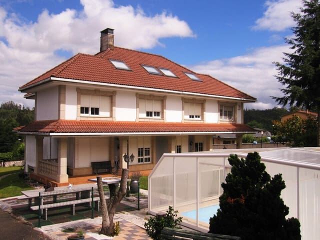 5 bedroom Villa for sale in Santiago de Compostela with pool - € 1,350,000 (Ref: 9479525)