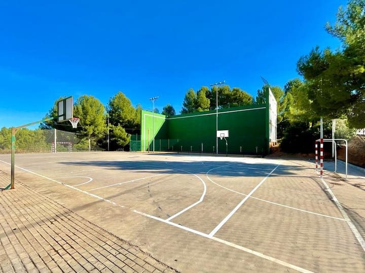 4 makuuhuone Huvila myytävänä paikassa L'Alcora mukana uima-altaan - 620 000 € (Ref: 9479526)