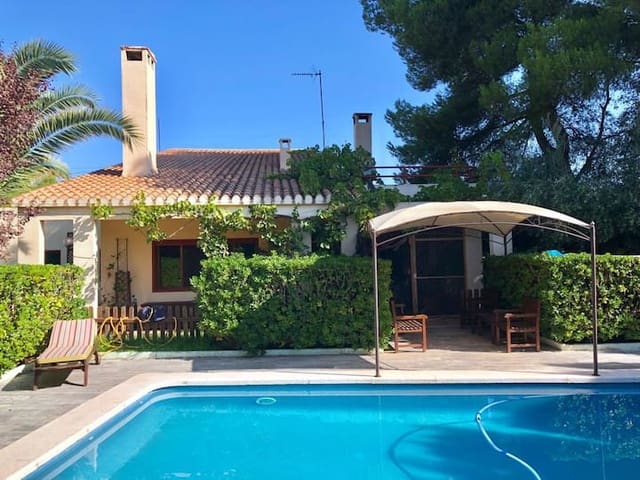 4 makuuhuone Huvila myytävänä paikassa L'Alcora mukana uima-altaan - 620 000 € (Ref: 9479526)