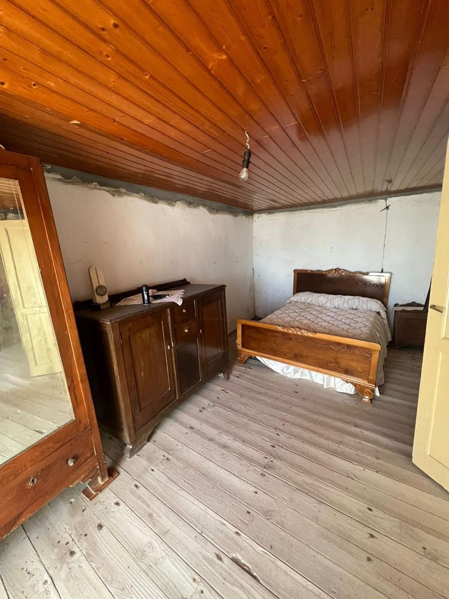 6 bedroom Finca/Country House for sale in Taboada - € 82,000 (Ref: 9479527)