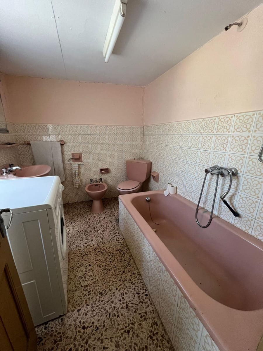 6 bedroom Finca/Country House for sale in Taboada - € 82,000 (Ref: 9479527)