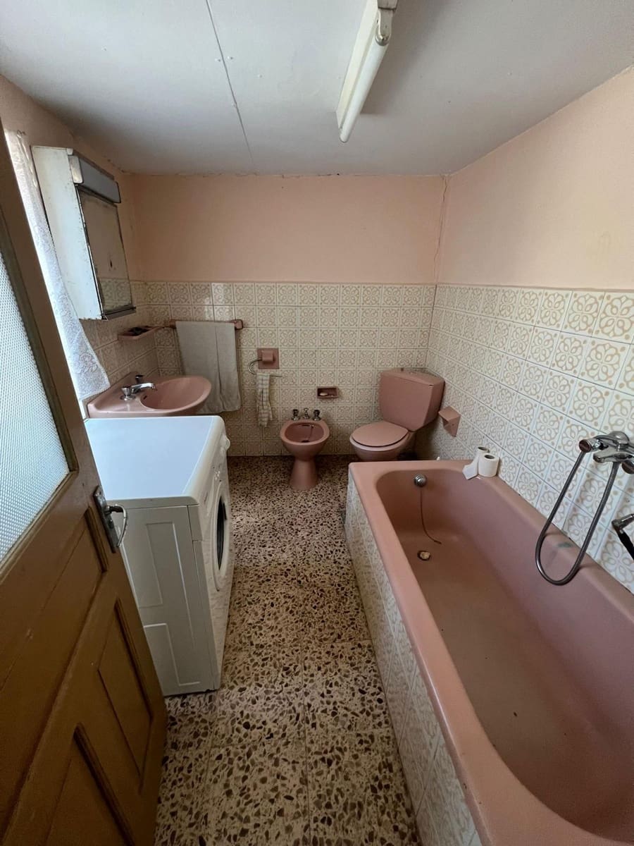 6 bedroom Finca/Country House for sale in Taboada - € 82,000 (Ref: 9479527)