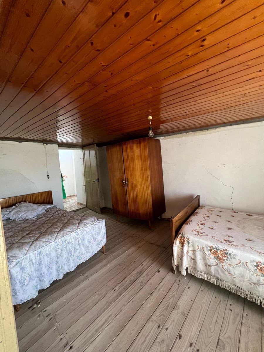 6 bedroom Finca/Country House for sale in Taboada - € 82,000 (Ref: 9479527)