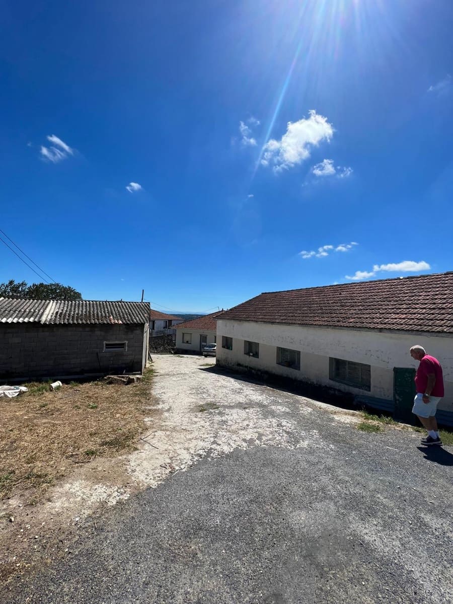 6 bedroom Finca/Country House for sale in Taboada - € 82,000 (Ref: 9479527)