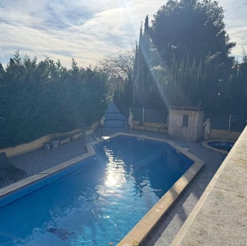 3 bedroom Villa for sale in El Catllar with pool - € 524,000 (Ref: 9479530)