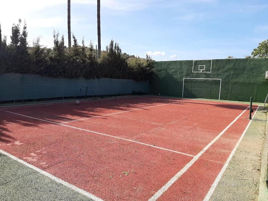 4 makuuhuone Huvila myytävänä paikassa Valle Niza mukana uima-altaan - 899 000 € (Ref: 9479531)