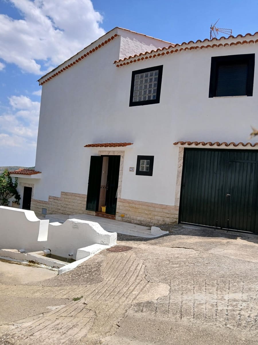 5 soveværelse Finca/Landehus til salg i Molinicos med swimmingpool - € 220.000 (Ref: 9479537)