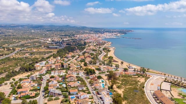 5 soveværelse Finca/Landehus til salg i El Perelló med swimmingpool - € 550.000 (Ref: 9479541)