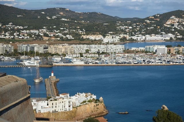 5 soveværelse Finca/Landehus til salg i El Perelló med swimmingpool - € 550.000 (Ref: 9479541)