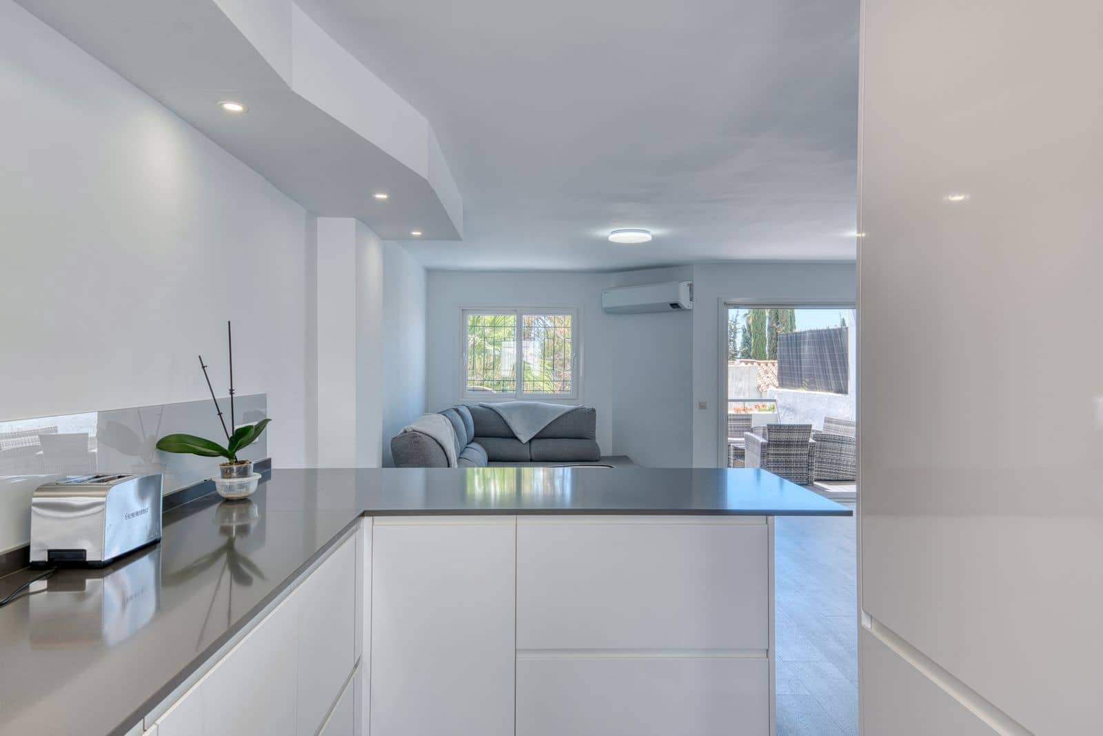 3 bedroom Townhouse for sale in Nueva Andalucia with pool - € 417,500 (Ref: 9479543)