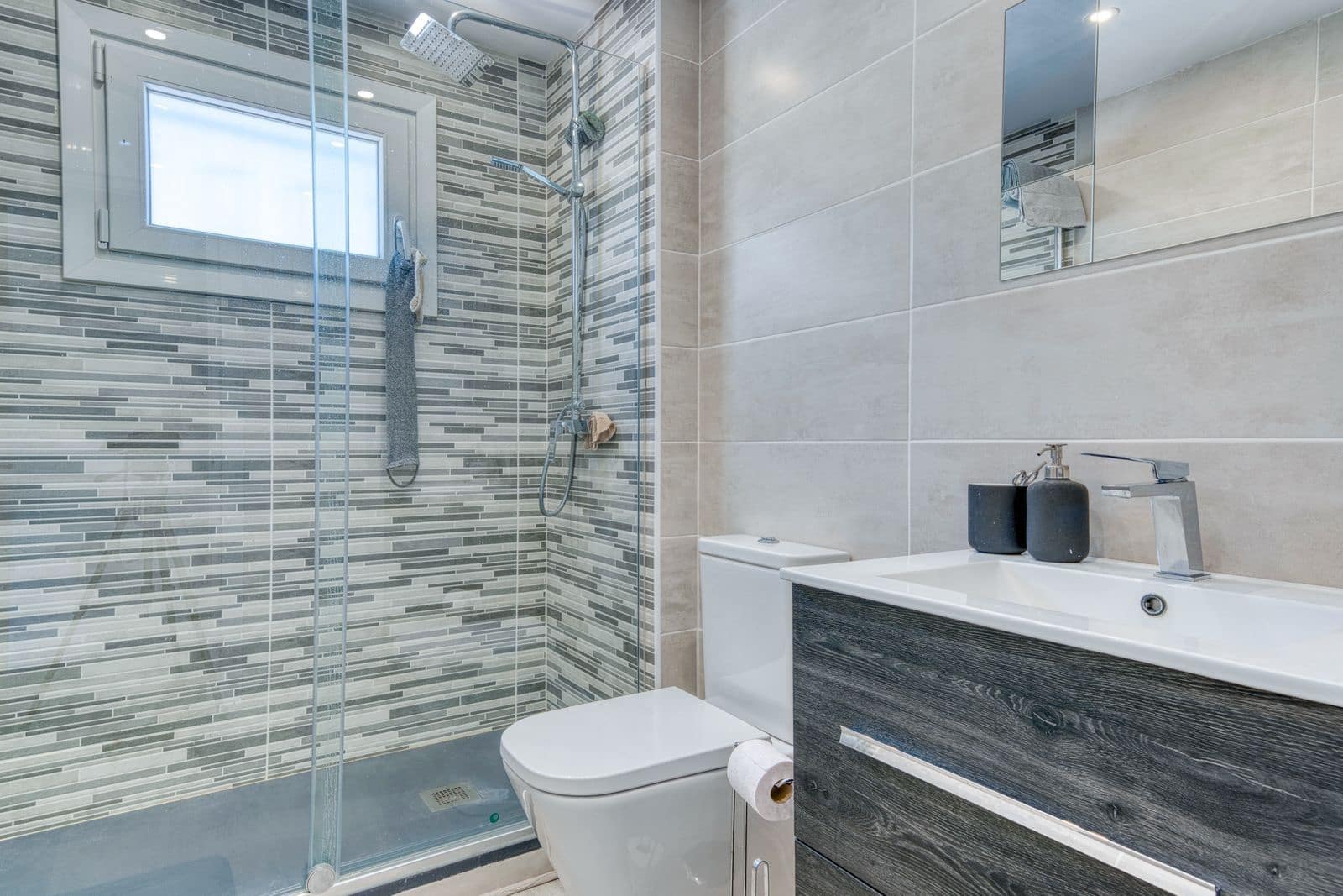 3 bedroom Townhouse for sale in Nueva Andalucia with pool - € 417,500 (Ref: 9479543)