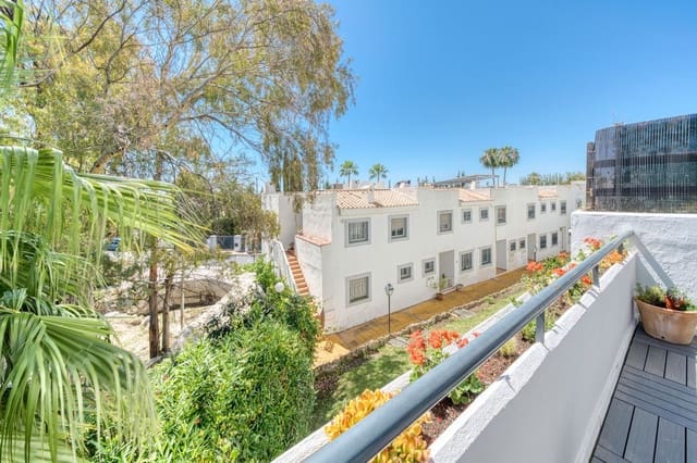 3 bedroom Townhouse for sale in Nueva Andalucia, Marbella with pool - € 417,500 (Ref: 9479543)