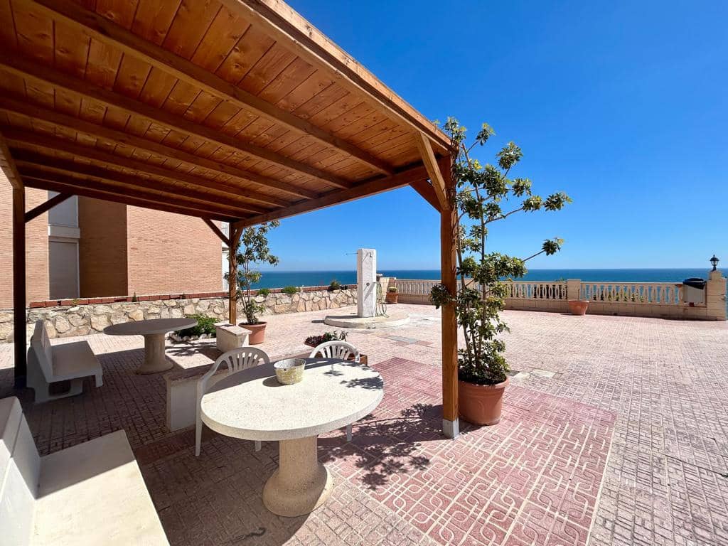 2 bedroom Apartment for sale in El Campello with pool - € 369,000 (Ref: 9479546)