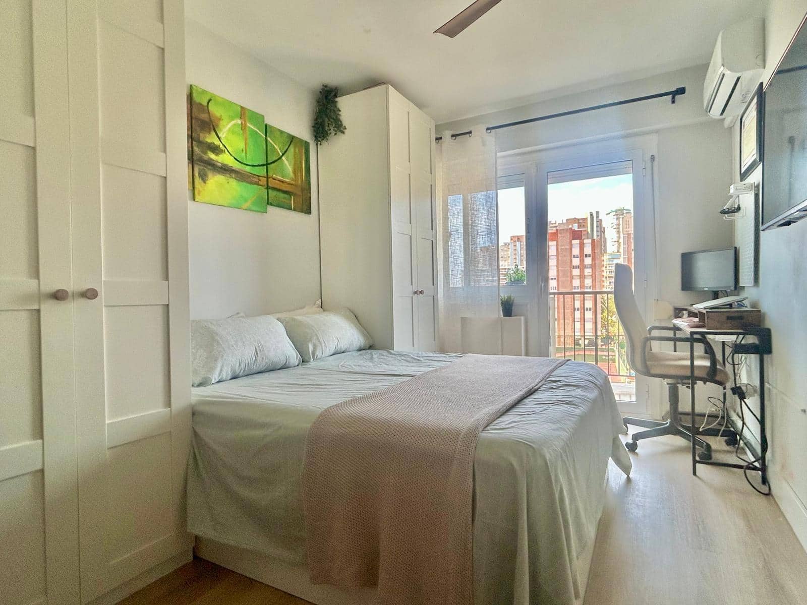 2 bedroom Apartment for sale in El Campello with pool - € 369,000 (Ref: 9479546)