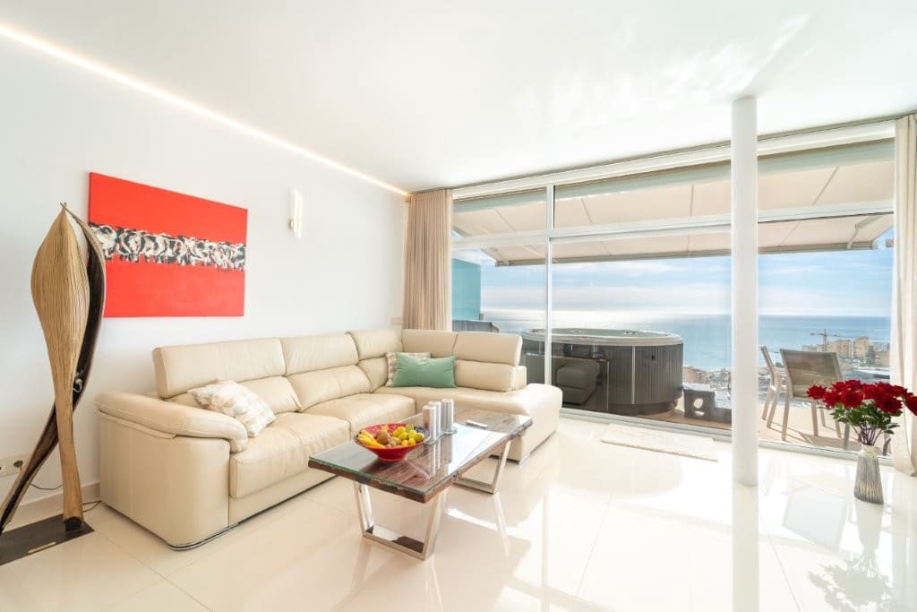 3 sovrum Takvåning till salu i Fuengirola med pool - 985 000 € (Ref: 9479548)