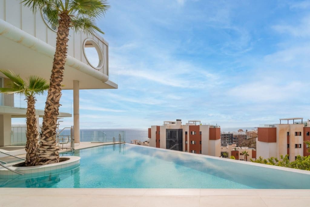 3 sovrum Takvåning till salu i Fuengirola med pool - 985 000 € (Ref: 9479548)