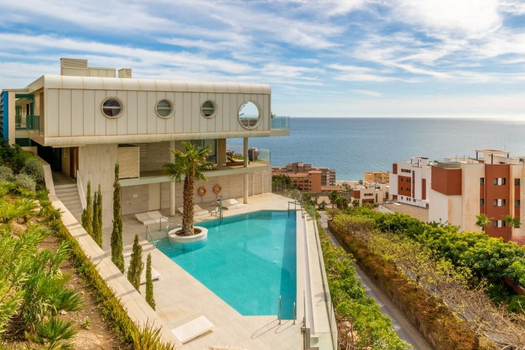 3 sovrum Takvåning till salu i Fuengirola med pool - 985 000 € (Ref: 9479548)