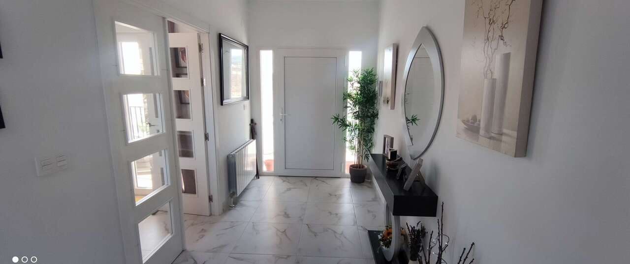 4 bedroom Villa for sale in Pinoso with pool - € 475,000 (Ref: 9479549)