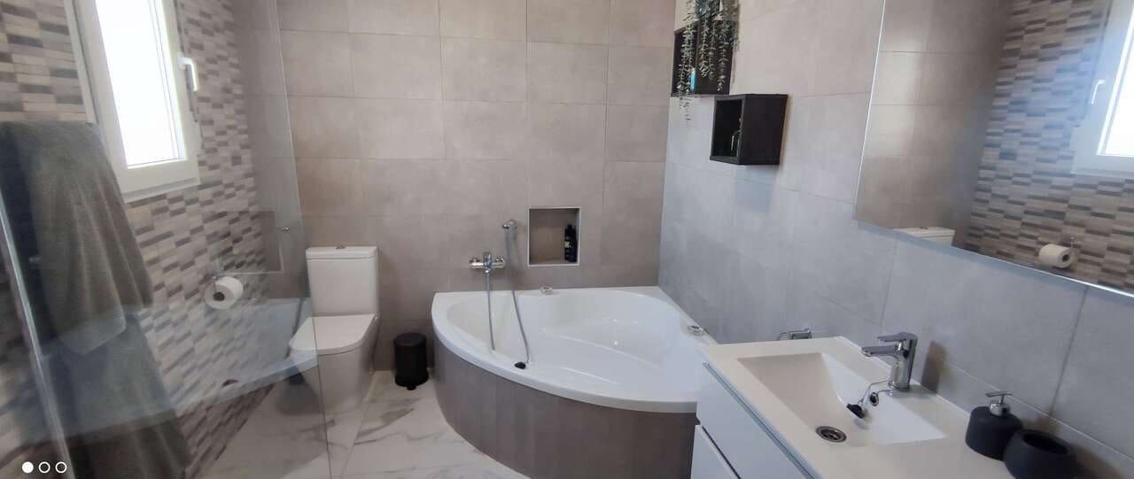 4 bedroom Villa for sale in Pinoso with pool - € 475,000 (Ref: 9479549)