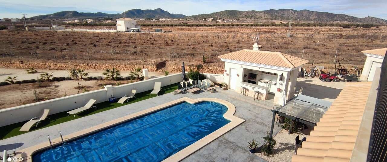 4 bedroom Villa for sale in Pinoso with pool - € 475,000 (Ref: 9479549)