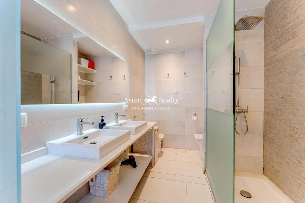 2 bedroom Apartment for sale in Palm-Mar with pool - € 449,000 (Ref: 9479552)